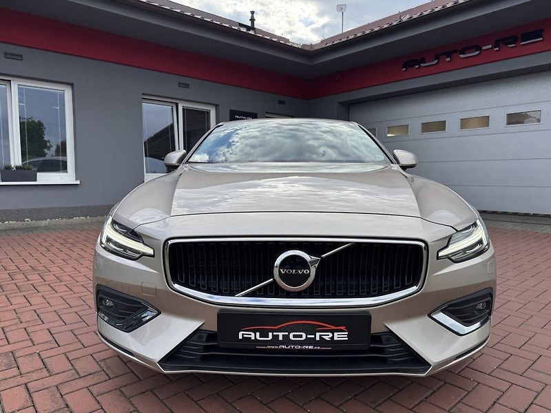 Volvo S60 (2024) 2.0i B4 Core Ad.LED Kamera - fotka 5 z 46
