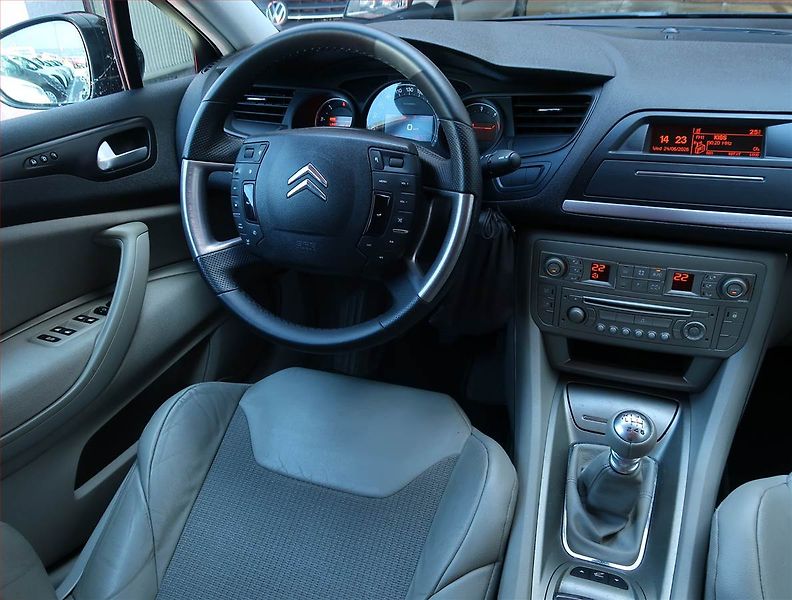 Citroën C5 (2010) 2.0 HDi, Serv.kniha, po STK - fotka 7 z 17