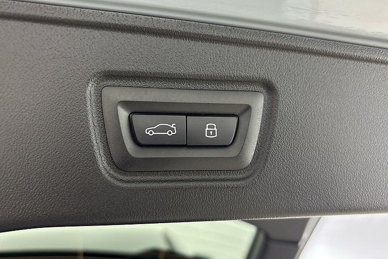 BMW Řada 5 540d xDrive Touring - fotka 10 z 24
