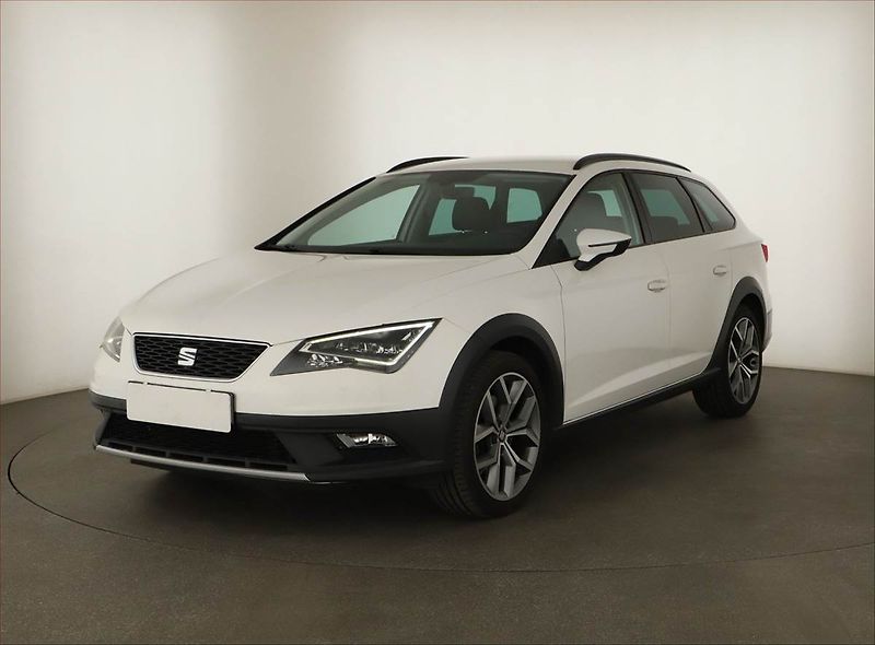 Seat Leon (2016) 2.0 TDI, 4X4, Automat, Kůže - fotka 2 z 18