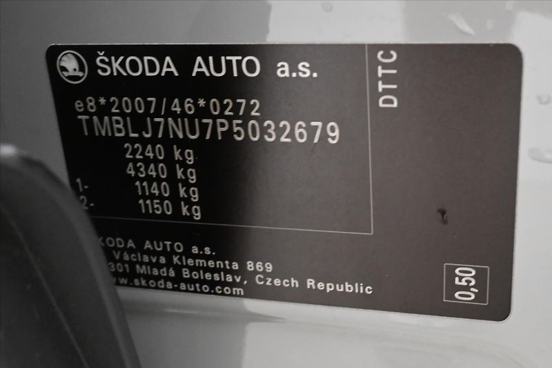Škoda Karoq 2,0 TDI 110 kW 4x4 DSG Style Z - fotka 12 z 30