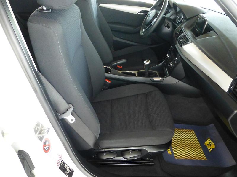 BMW X1 (2014) 2,0D*X-DRIVE**NAVI*ALU**XENONY - fotka 17 z 23