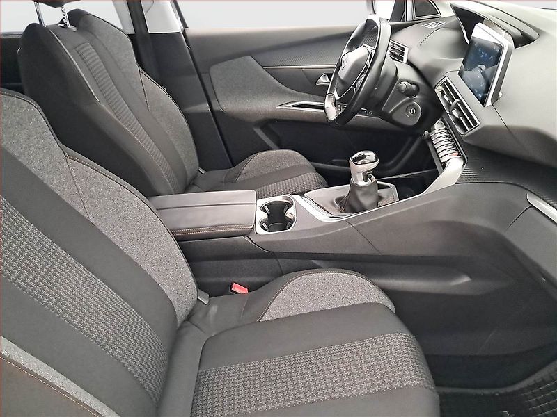Peugeot 5008 (2018) PureTech 130, 7 míst - fotka 9 z 20