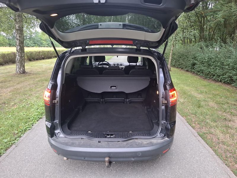 Ford S-MAX (2012) 2.0TDCi 170 - fotka 10 z 22