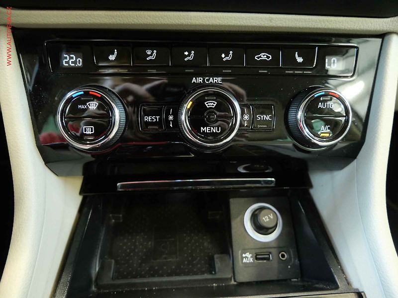 Škoda Superb (2017) 2.0TDi, ČR, DSG, bixen - fotka 23 z 24