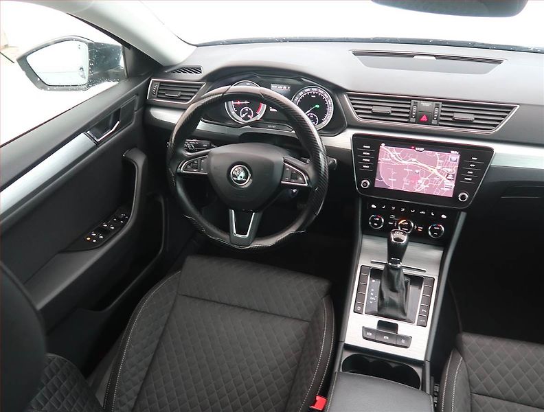 Škoda Superb (2020) 1.6 TDI, Automat, Navi - fotka 7 z 19