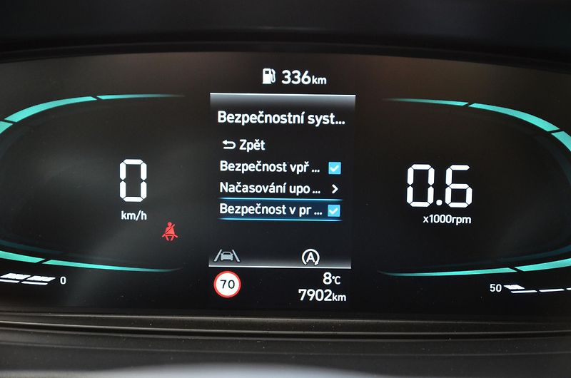 Hyundai i20 (2024) 1.2i 62kW / ČR / 8.000km - fotka 26 z 37