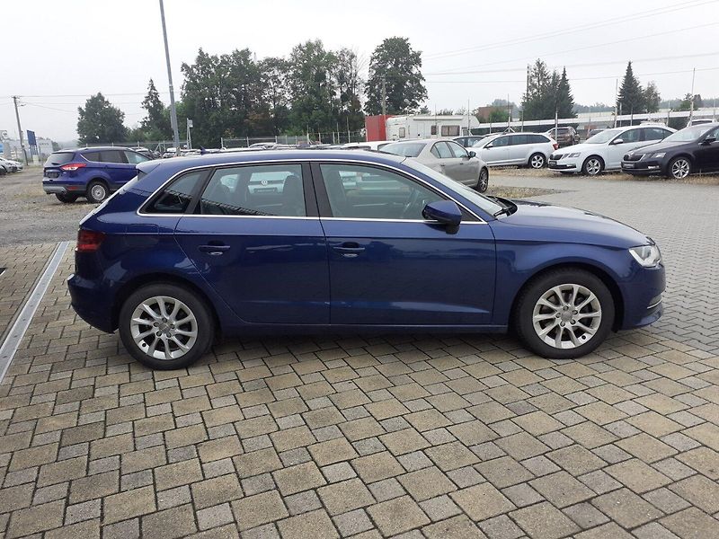 Audi A3 (2013) 1.6 TDi - fotka 3 z 26