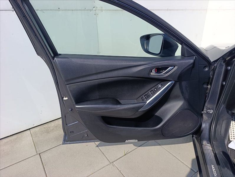Mazda 6 2,2 D Aut.klima Navigace Tažné - fotka 12 z 41