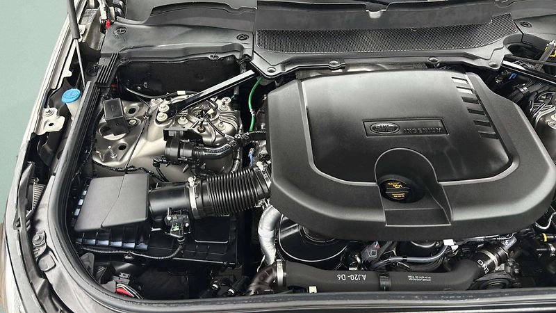 Land Rover Discovery R-Dynamic 3.0l MHEV AWD 8AT (2 - fotka 43 z 46