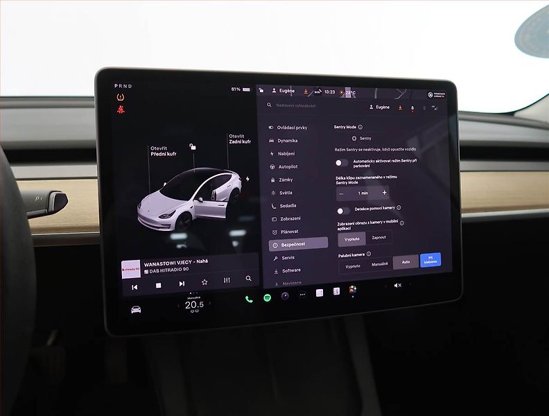 Tesla Model 3 (2021) Long Range 4WD 79kWh, SoH 81% - fotka 26 z 33
