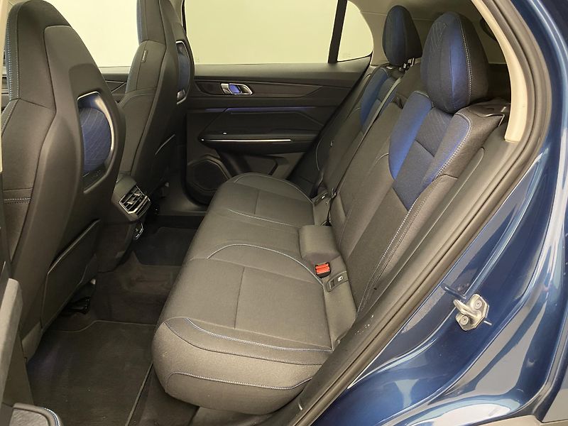 Lynk & Co 01 PHEV DCT AUT 1.maj.  - fotka 5 z 69