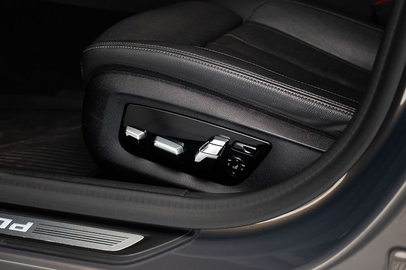 BMW M5 d xDrive/HarmanKardon/Ventilov - fotka 7 z 24