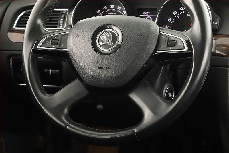 Škoda Superb (2013) Elegance 2.0 TDI, Serv.kniha - fotka 12 z 16