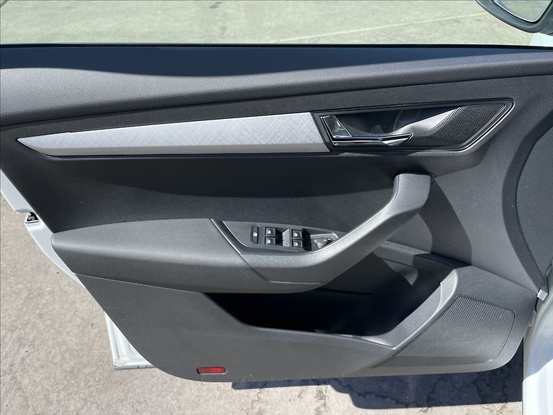 Škoda Karoq 1,5 TDI Ambition LED+PDC TAŽNÉ - fotka 15 z 24
