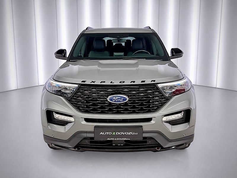 Ford Explorer 3.0L PHEV AWD ST-LINE, PANO, B - fotka 2 z 27