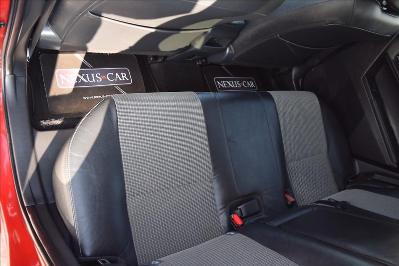 Toyota Auris 1,2 i 85KW XENONY AUTOMAT ALU - fotka 19 z 55