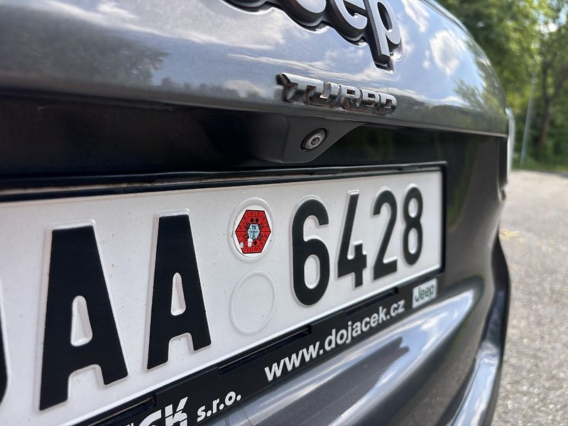 Jeep Compass (2022)  1.3 T-GDI Servis Knih 80th ČR - fotka 28 z 42