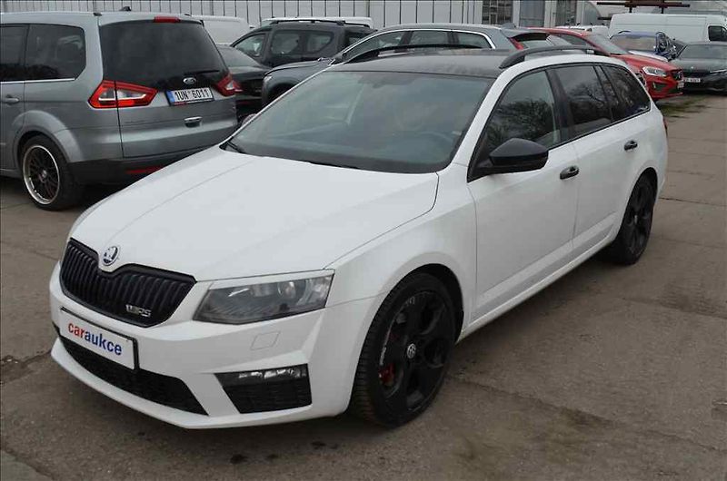 Škoda Octavia (2014) COMBI III. 2,0 TDI RS DSG - fotka 1 z 24