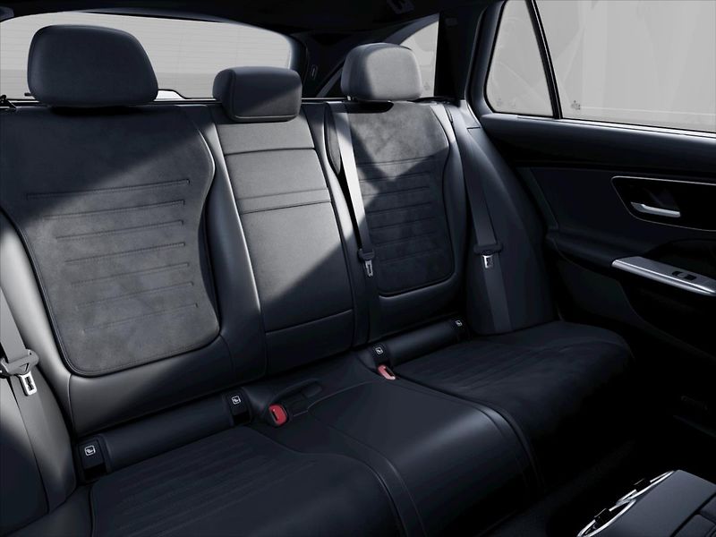 Mercedes-Benz Třídy C (2025) 2,0 C 220 d 4MATIC kombi AMG S - fotka 8 z 9