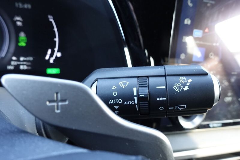 Lexus RX RX450+ PHEV Plug-in hybrid Exe - fotka 32 z 36
