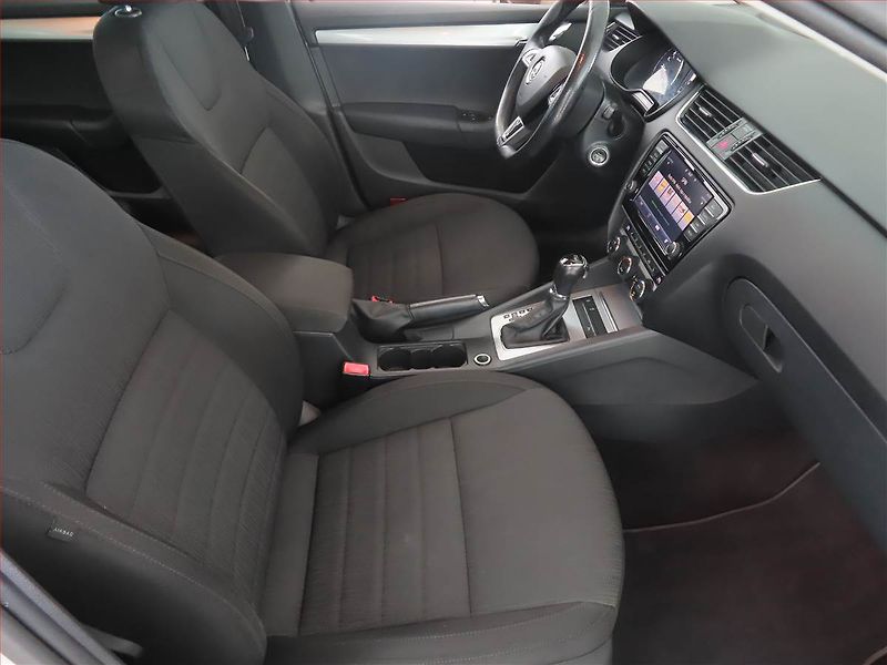 Škoda Octavia (2015) Style 2.0 TDI, Automat - fotka 9 z 15