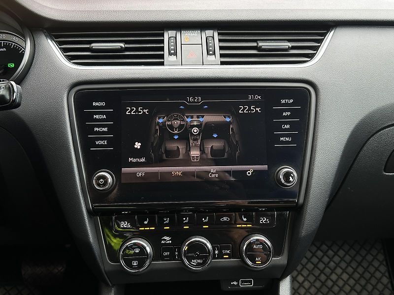 Škoda Octavia Combi 1.0TSi DSG Smartlink 2Z. - fotka 20 z 38