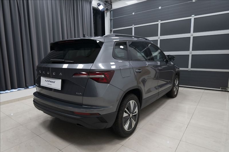 Škoda Karoq 2,0 TDI DSG 4x4 NAVI KAMERA ČR - fotka 4 z 40
