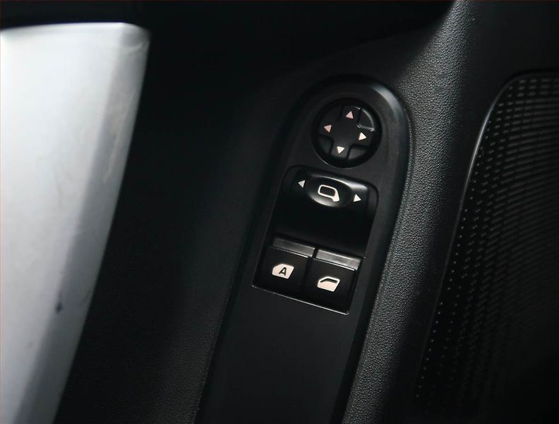 Citroën C3 (2011) 1.4 HDi, po STK, jezdí dobře - fotka 17 z 18