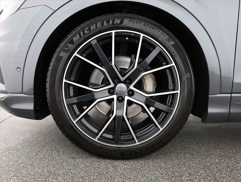 Audi Q8 (2018) 50 TDI - fotka 20 z 20