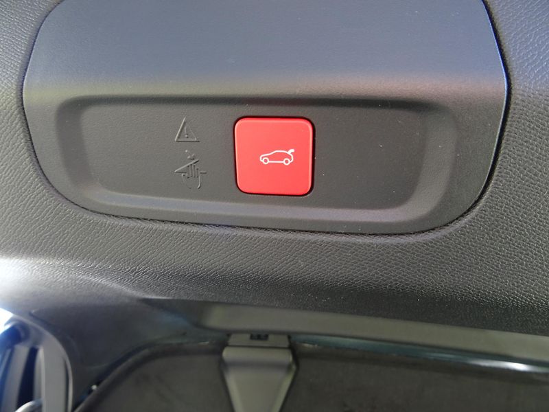 Peugeot 408 (2026) GT Plug-in HYBRID 240 e-DCS7 - fotka 12 z 55