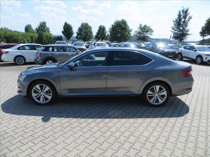 Škoda Superb 2,0 TSI  DSG Style 140kW Tažné - fotka 4 z 30