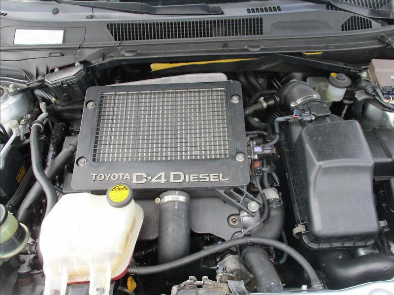 Toyota RAV4 2,0 D4D, klima,4x4,servis,tažn - fotka 29 z 34