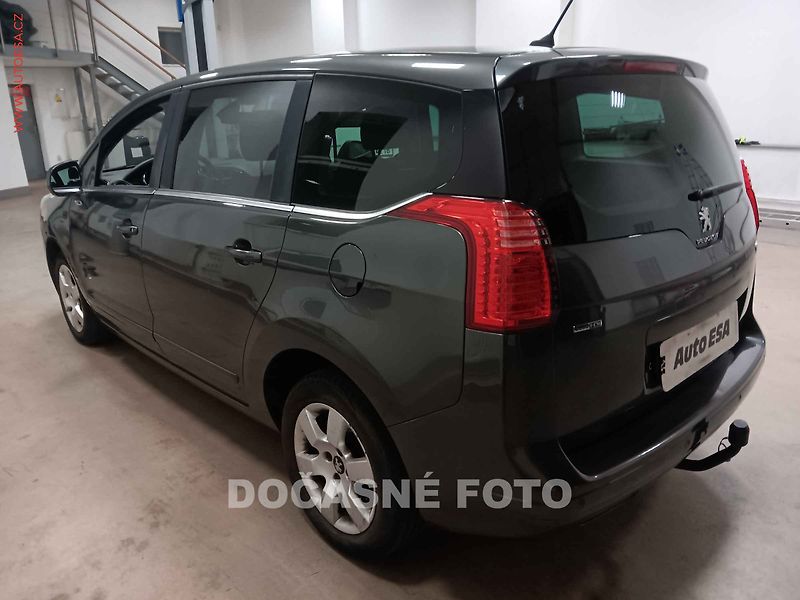 Peugeot 5008 (2015) 1.6 HDi, 1.maj,ČR, Allure - fotka 2 z 3