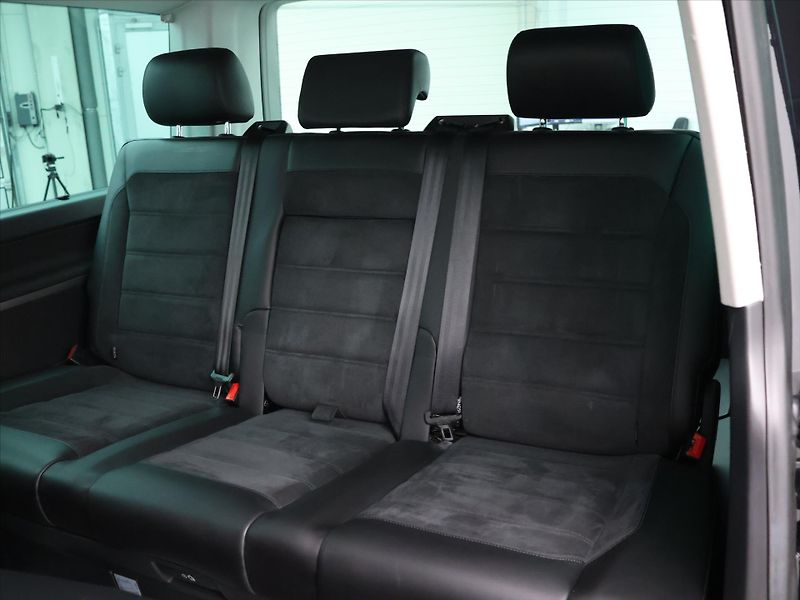 Volkswagen Multivan 2,0 TDI 150kW DSG Bulli Editio - fotka 14 z 32