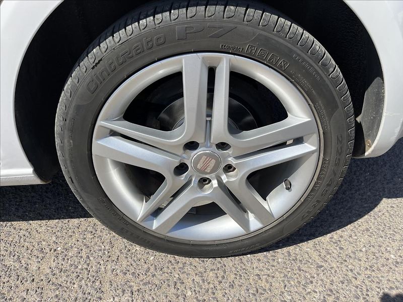 Seat Leon 2,0 TDi STYLE ROZVODY KLIMA - fotka 31 z 37