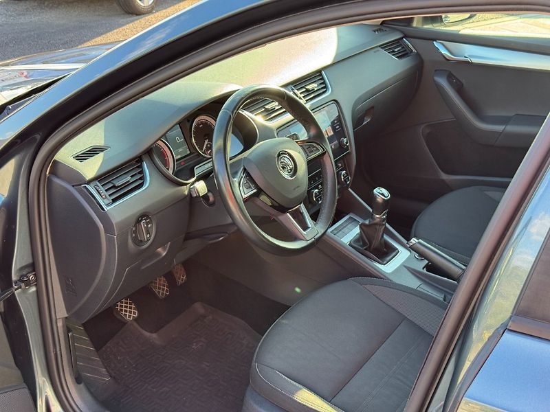 Škoda Octavia (2018) Style 1,0 TSI 85 Kw - fotka 11 z 36