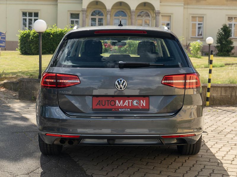 Volkswagen Passat 1.8 TSI 132kW DSG Matrix Kessy - fotka 7 z 35