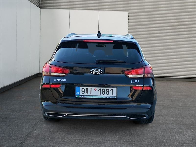 Hyundai i30 1,0 TGDI Family Smart - fotka 5 z 11