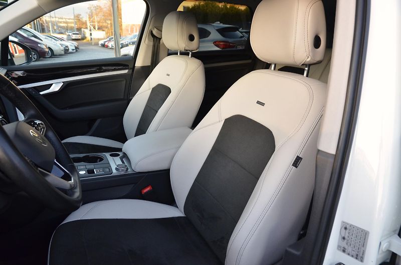 Volkswagen Touareg (2020) 3.0 TDi 200kW 4x4 / ČR / TAŽNÉ - fotka 22 z 44
