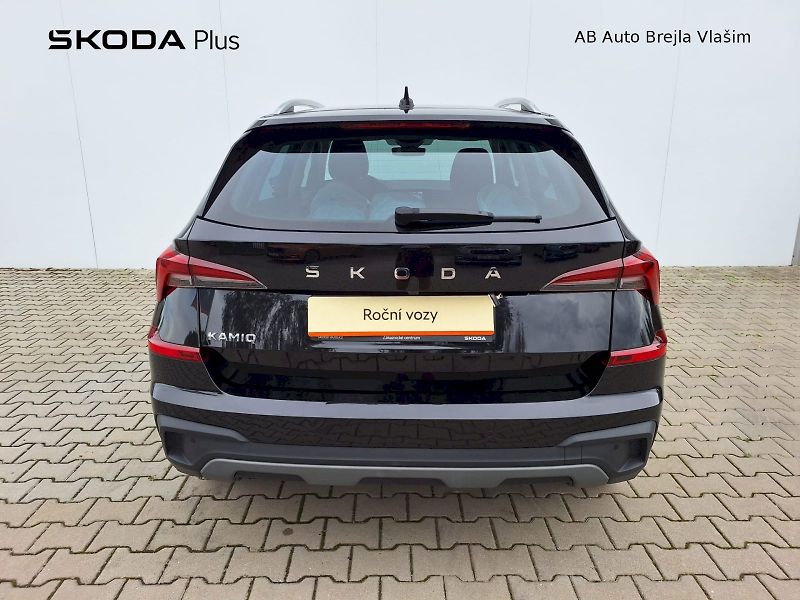 Škoda Kamiq (2025) 1.0 TSI / 85 kW / 6MP / TOP SE - fotka 9 z 30
