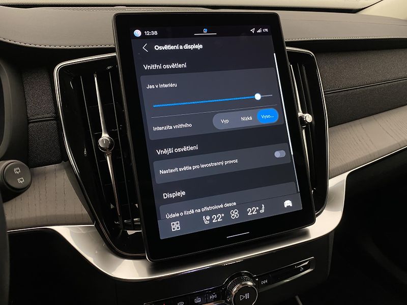 Volvo XC90 (2026) T8 AWD Plug-in DARK PLUS 7m - fotka 57 z 78
