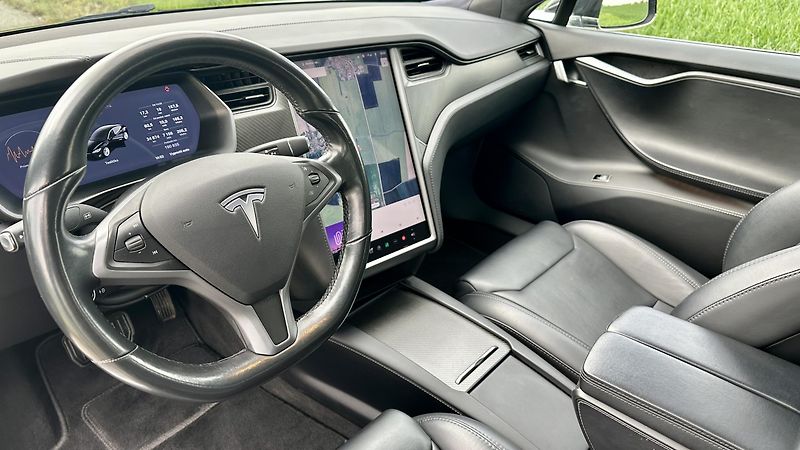 Tesla Model S (2018) - fotka 9 z 26