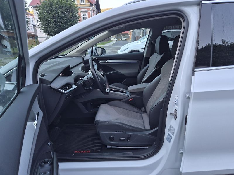 Škoda Enyaq 150kw, iV80 19ALU SOH 97% - fotka 11 z 46