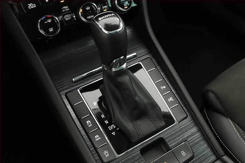 Škoda Superb (2023) Style 2.0 TDI - fotka 14 z 20