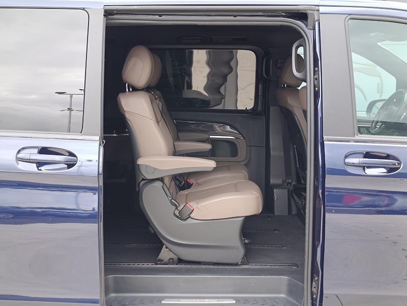 Mercedes-Benz Třídy V 300d AMG 4M AVG ČR DPH - fotka 19 z 37