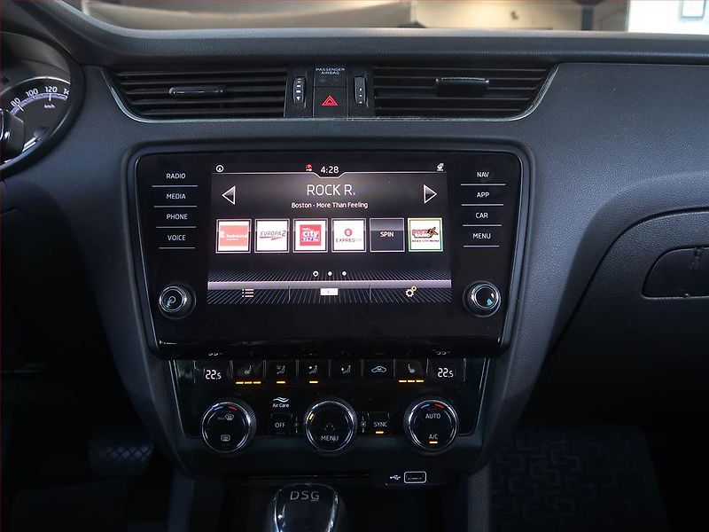 Škoda Octavia (2018) 1.5 TSI, Automat, Serv.kniha - fotka 11 z 15