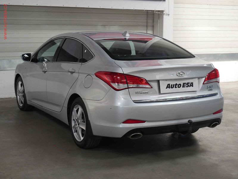 Hyundai i40 (2013) 1.7CRDi, ČR, AC, temp - fotka 4 z 21