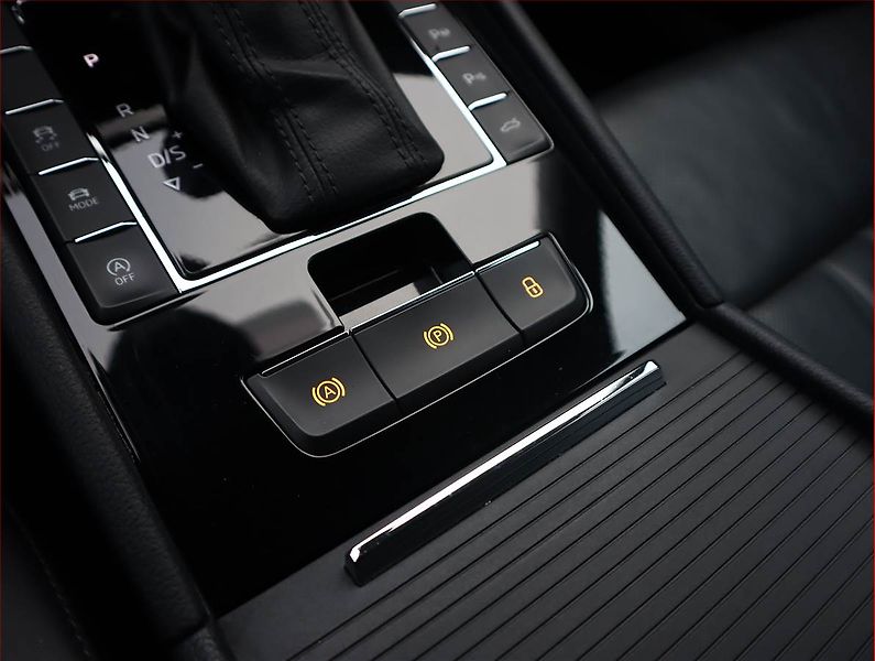 Škoda Superb (2016) Laurin&Klement 2.0 TDI, 4X4 - fotka 17 z 26