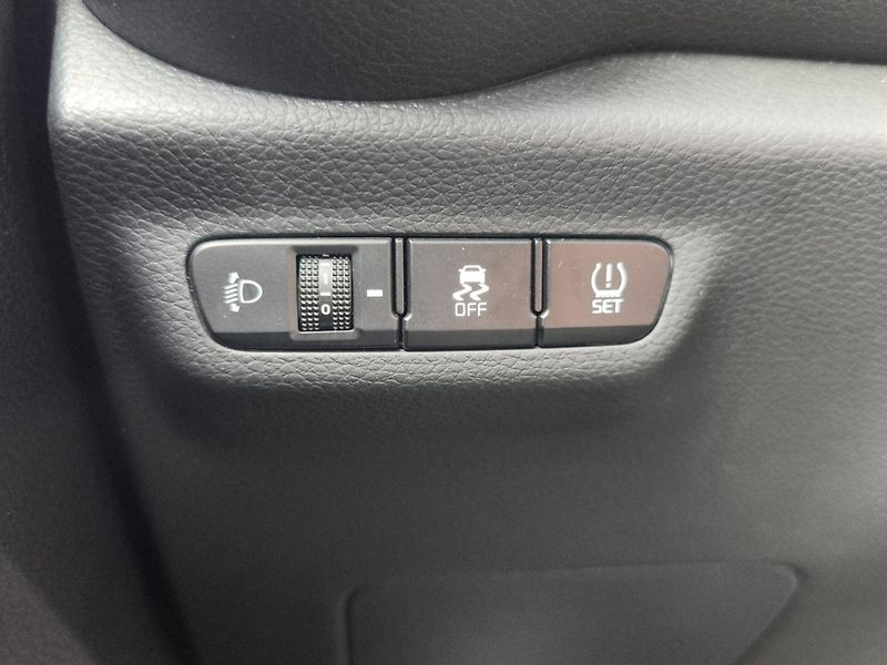 Kia Picanto (2022) COMFORT 1.0 DPi 49kW, ČR, 1 Ma - fotka 14 z 21